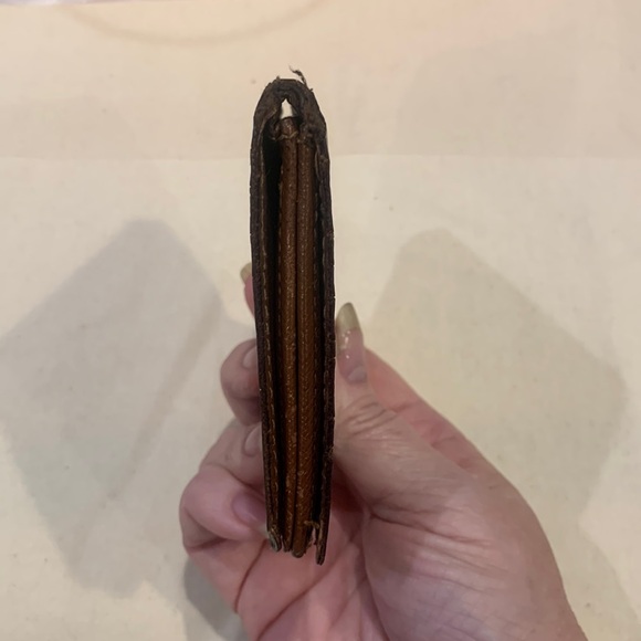 Louis Vuitton bi-fold monogram wallet - Picture 7 of 12